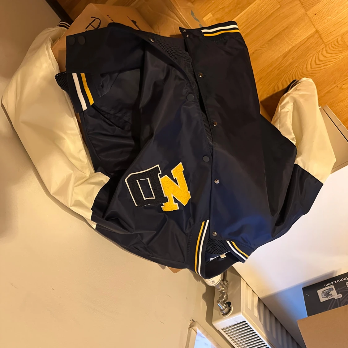 Blå bomberjacka från DNMD med patch - 3