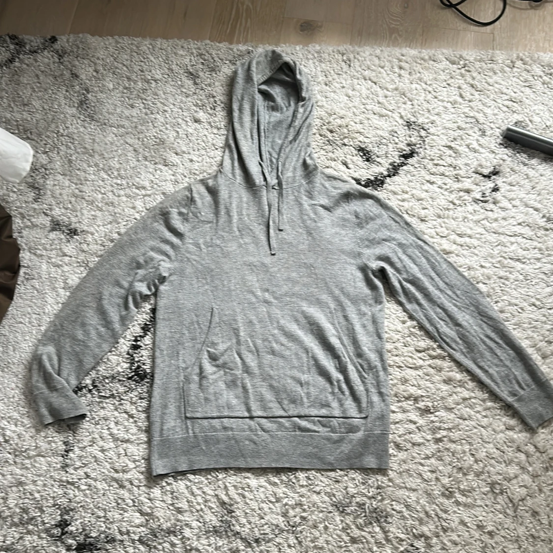 Grå hoodie från Filippa K i bomull