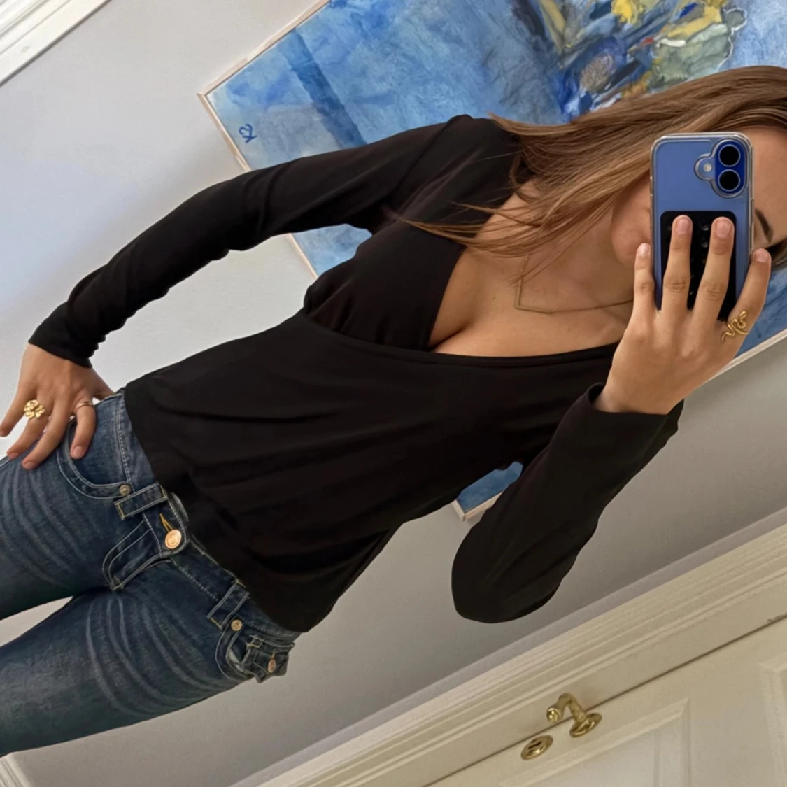 Svart omlottopp med v-ringning