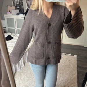 Brun kofta lager 157 - Säljer denna populära koftan med fickor från lager 157 med lappar kvar aldrig använd💕