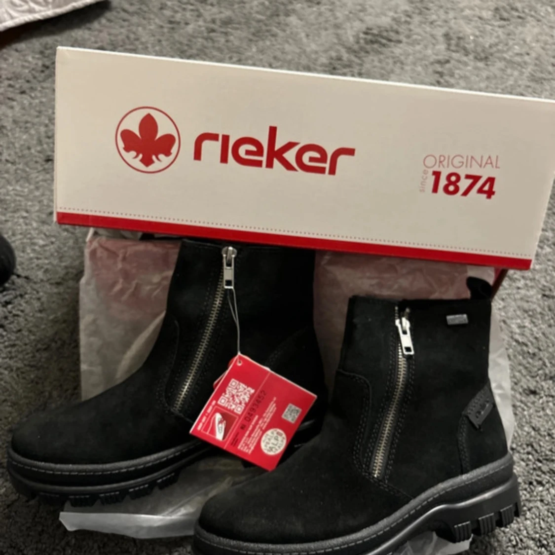 Svarta boots från Rieker, storlek 36 - 2