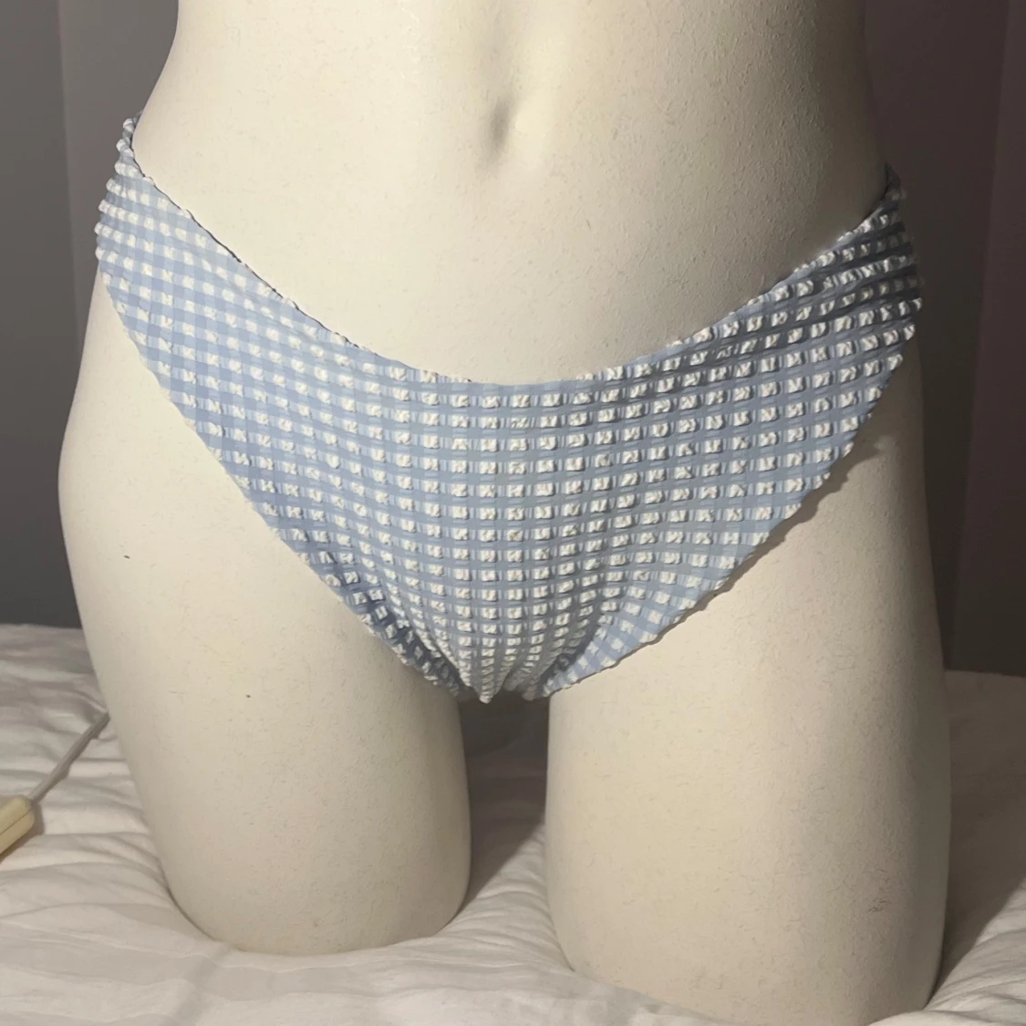 Blåvit rutig bikini med knyt - 2