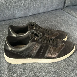 Salvatore ferragamo skor - Säljer dessa sjuka ferragamo skorna | bara skorna ingår | skick 8/10 | strl 42 | nypris 7000+ | mitt pris 1699