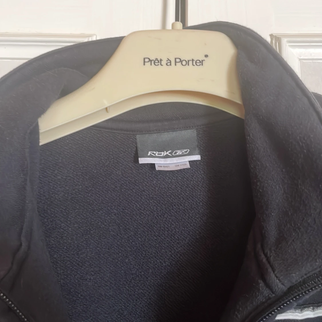 Svart fleecejacka från Reebok - 2