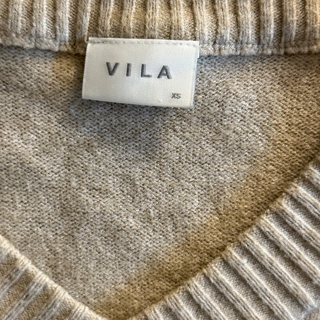 Beige stickad tröja från Vila - 1