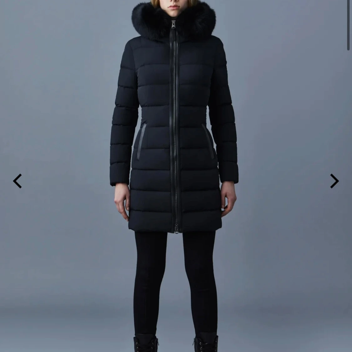 Svart lång dunjacka med pälskant - 2