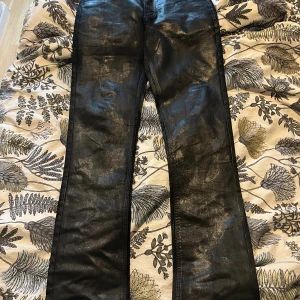 Waxed jeans - Gjorde dom själv lol 41cm midja 116 längd och 21 benöppning, kan lösa fitpic i dm