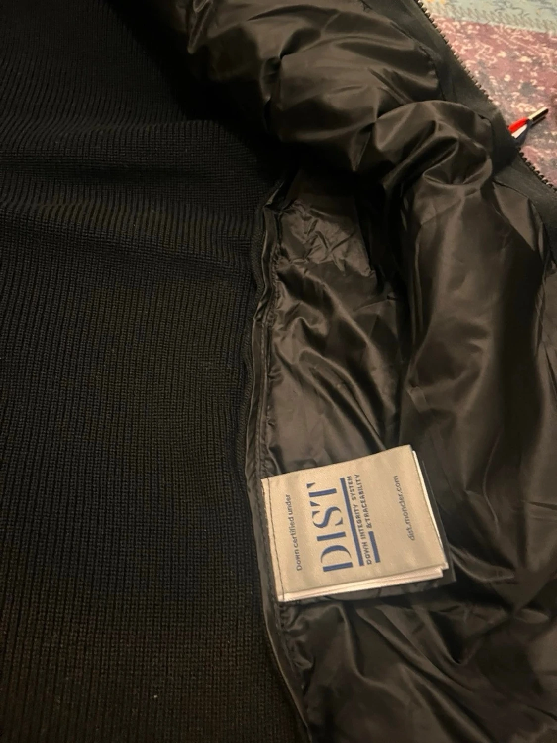 Svart dunväst från Moncler med huva - 2