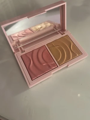 CAIA duo-palett  - Snygg sminkpalett från CAIA. Finns ej att köpa längre 