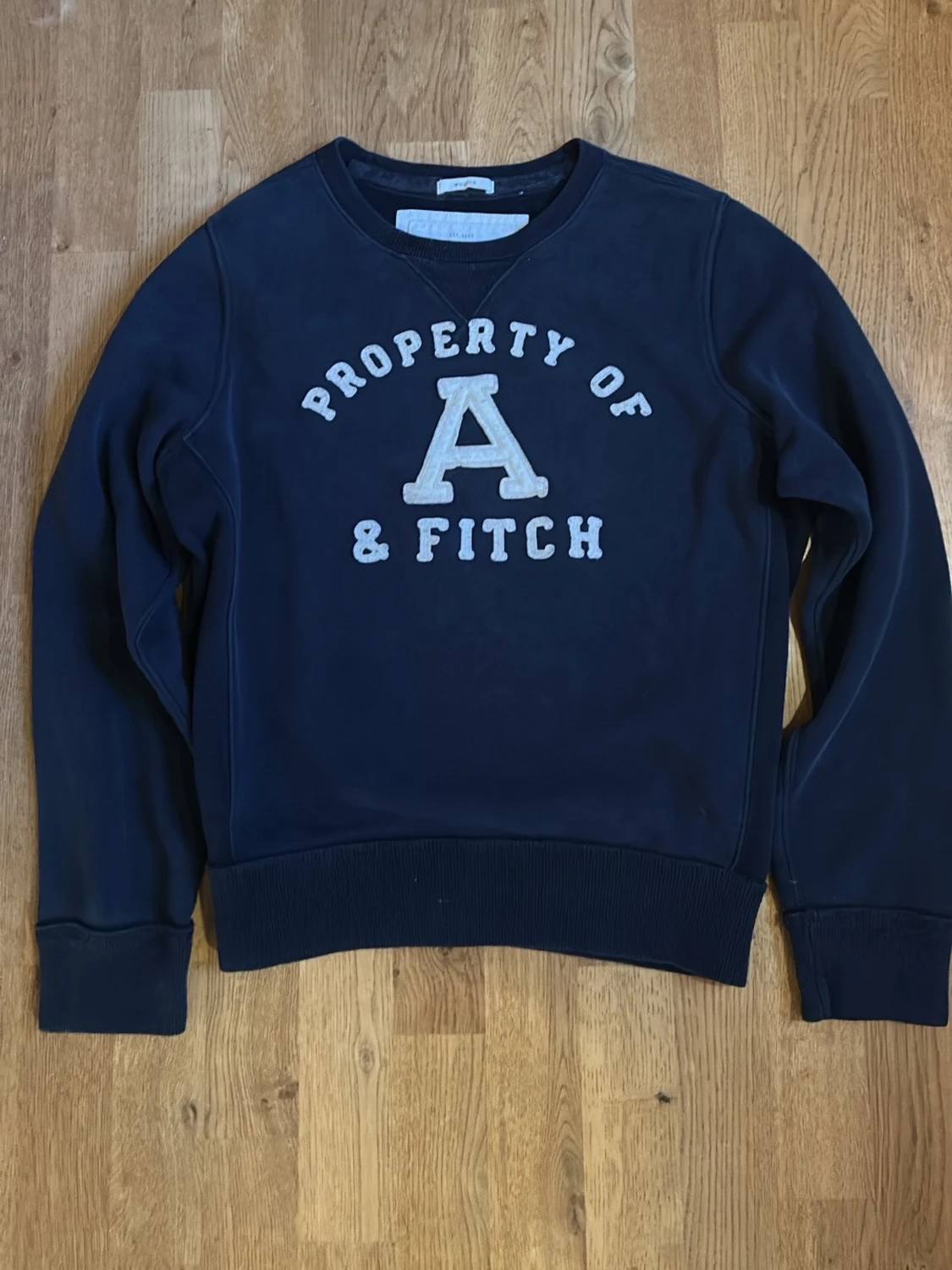 Mörkblå sweatshirt Abercrombie & Fitch