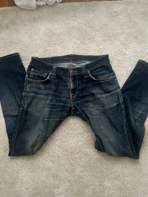 Mörkblå jeans från Nudie Jeans - Waist 29 L 32