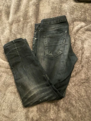 Scotch and soda jeans  - Säljer ett par feta scotch and soda jeans i storleken 31/32  Priser går att diskuteras