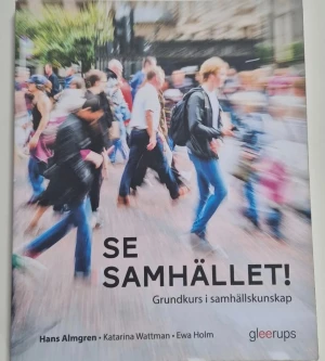 Se samhället! Grundkurs i samhällskunskap - Helt nytt boken , En modern och lättläst lärobok i samhällskunskap för årskurs 7-9 och vuxenutbildning. Boken är rikt illustrerad och innehåller både fakta och övningar, perfekt för dig som vill förstå hur samhället fungerar och diskutera aktuella frågor. 