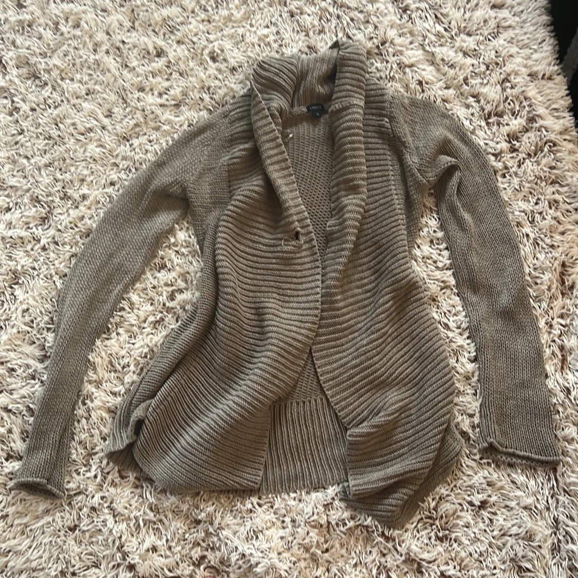 Beige stickad kofta från Lindex XS