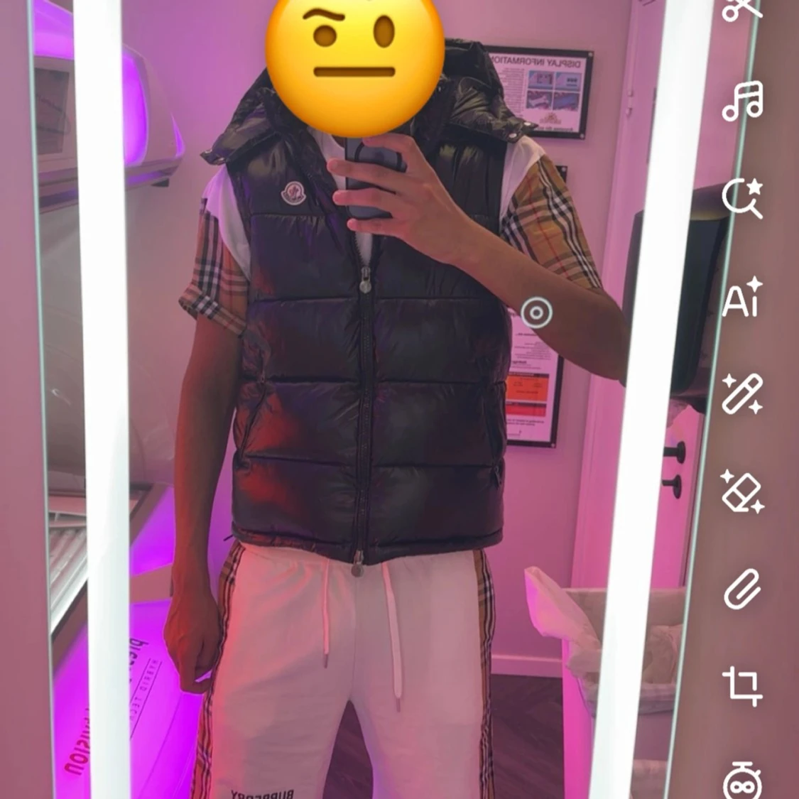 Svart dunväst från Moncler