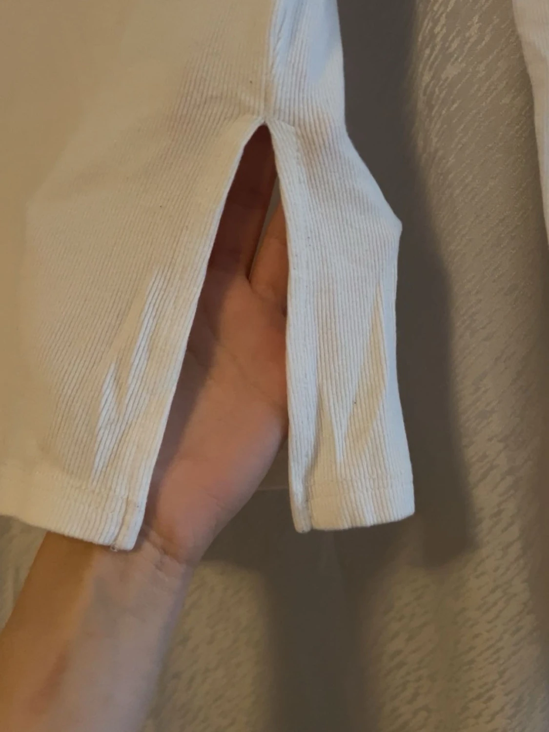 Vit ribbad långärmad topp - 1