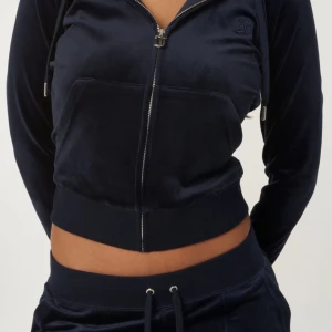 juicy kofta  - Säljer min juicy couture kofta, äkta inga skador eller fläckar