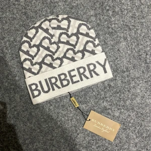 Burberry beanie - All sizes