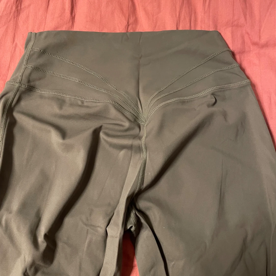 Olivgröna tränings leggings - 1