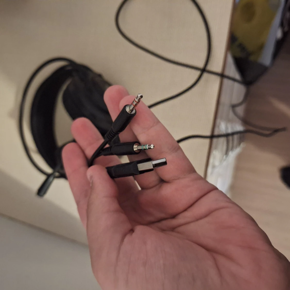 HP Omen Mindframe Gaming Headset - 2