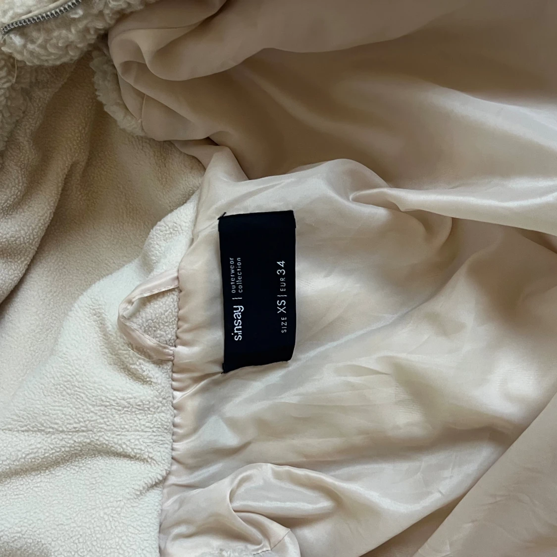 Beige teddyjacka med huva från Sinsay - 2