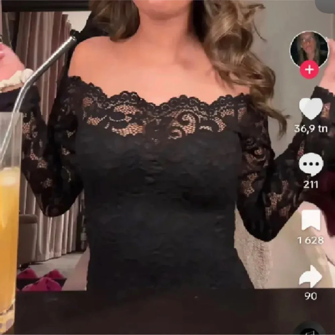 Offshoulder spetsbody 