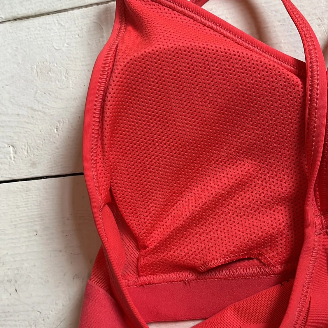 Röd sportig linnetopp från Nike - 4