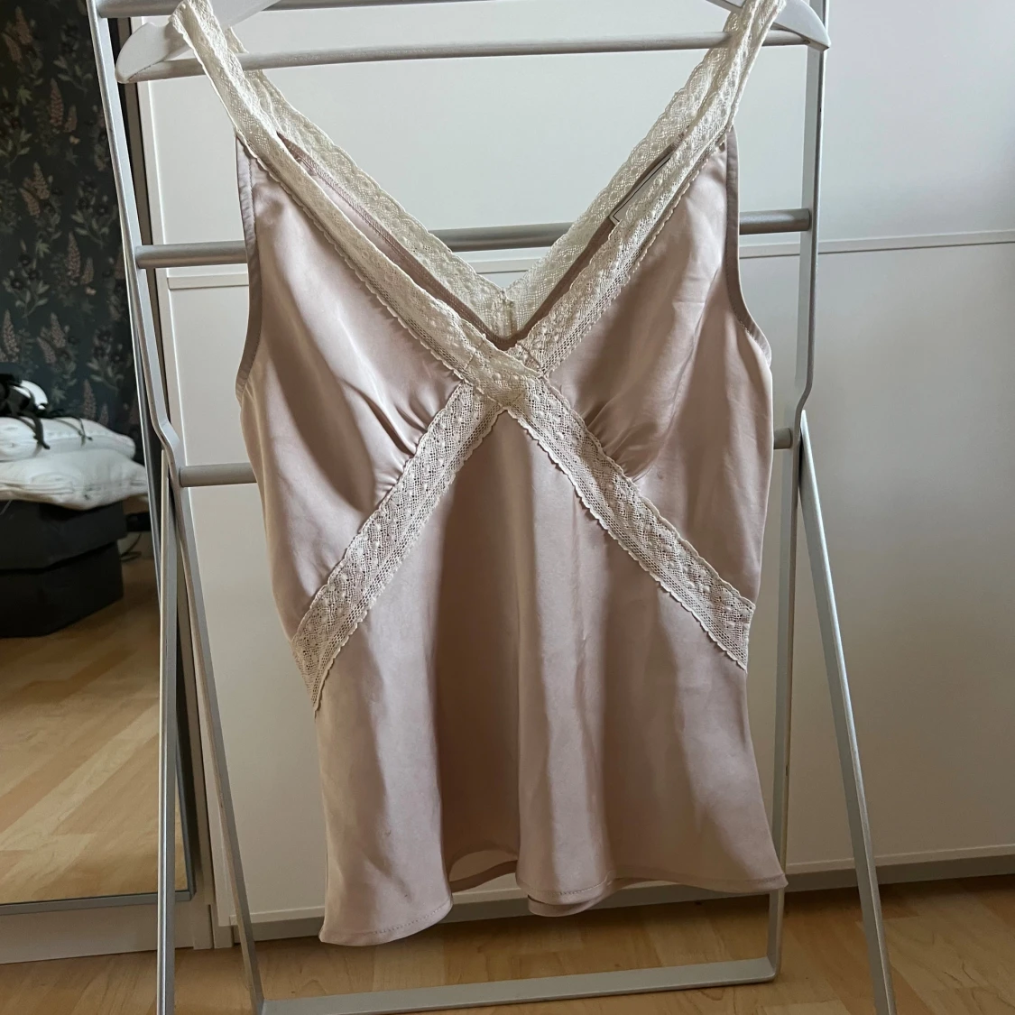 Champagnefärgad linnetopp från Neo Noir - 1