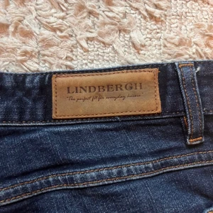 Lindbergh jeans - Feta jeans frön lindbergh, rätt så nytt skick, stretch quality. Storlek 30/32. startpris 500kr