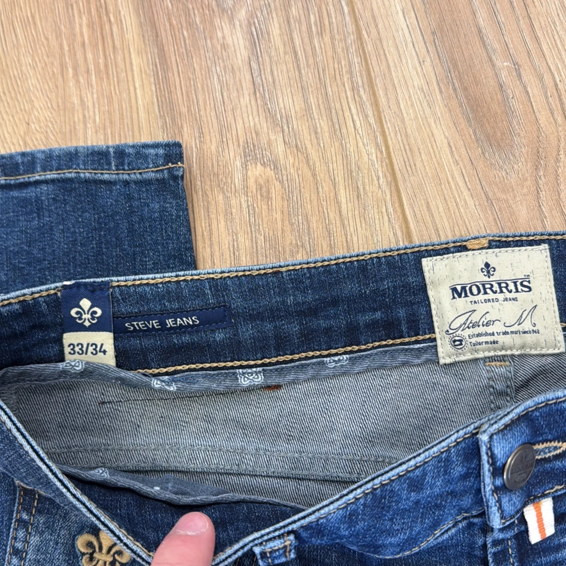 Morris blå jeans med broderad detalj - 4