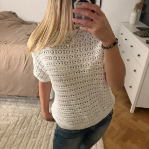 Stickad t-shirt - Bra skick!