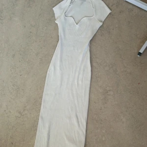 Hm populär ribbad klänning  - Storlek s endast använd en gång som ny 