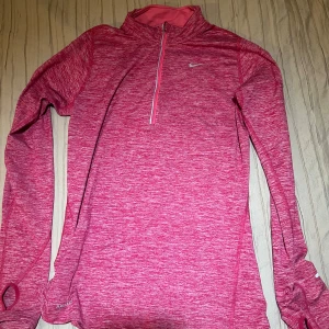 Träningströja från Nike - I fint skick 