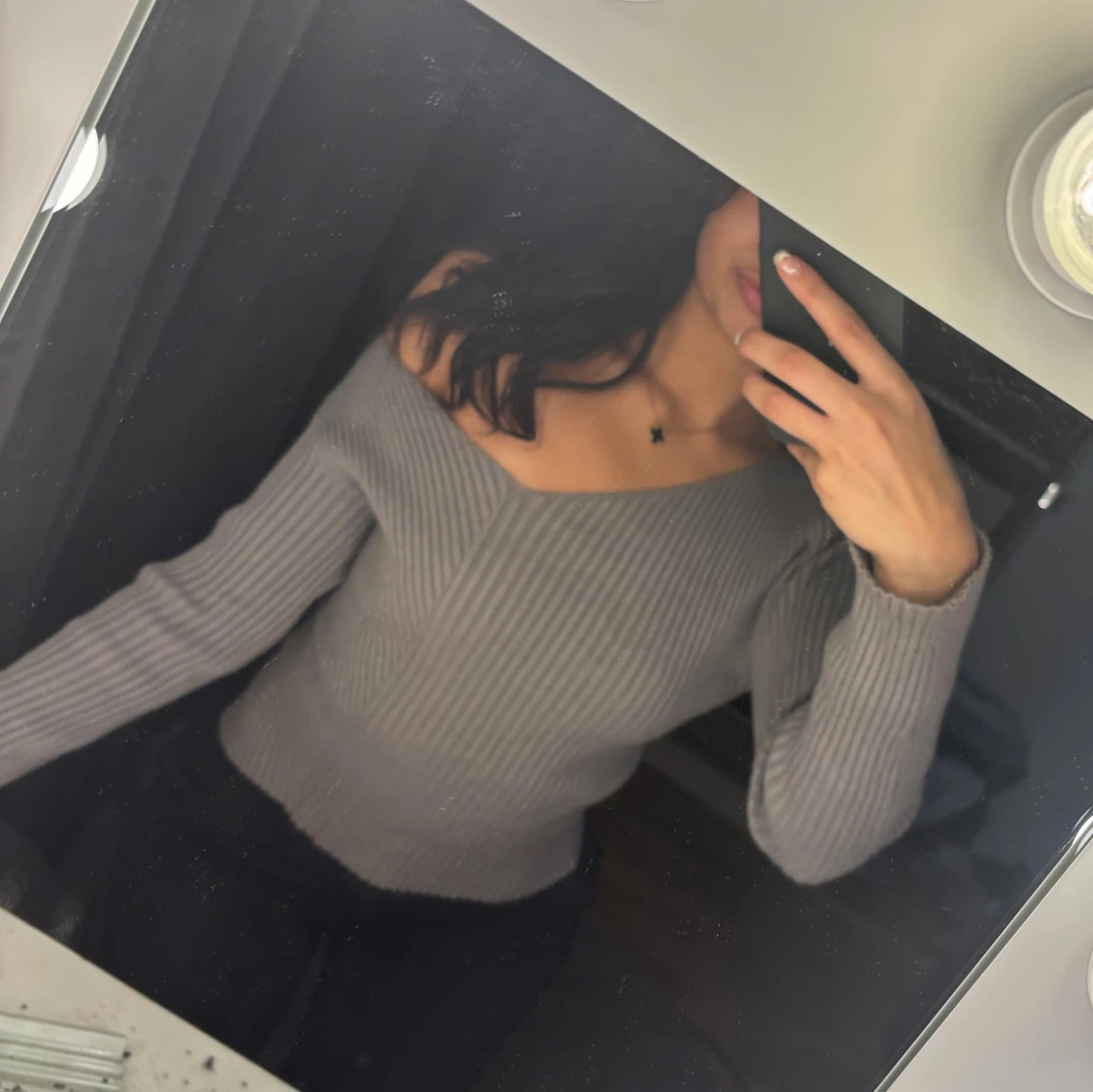 Grå ribbad offshoulder stickad topp - 2