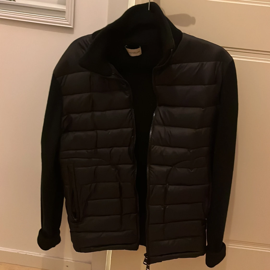 Svart quiltad jacka från Moncler