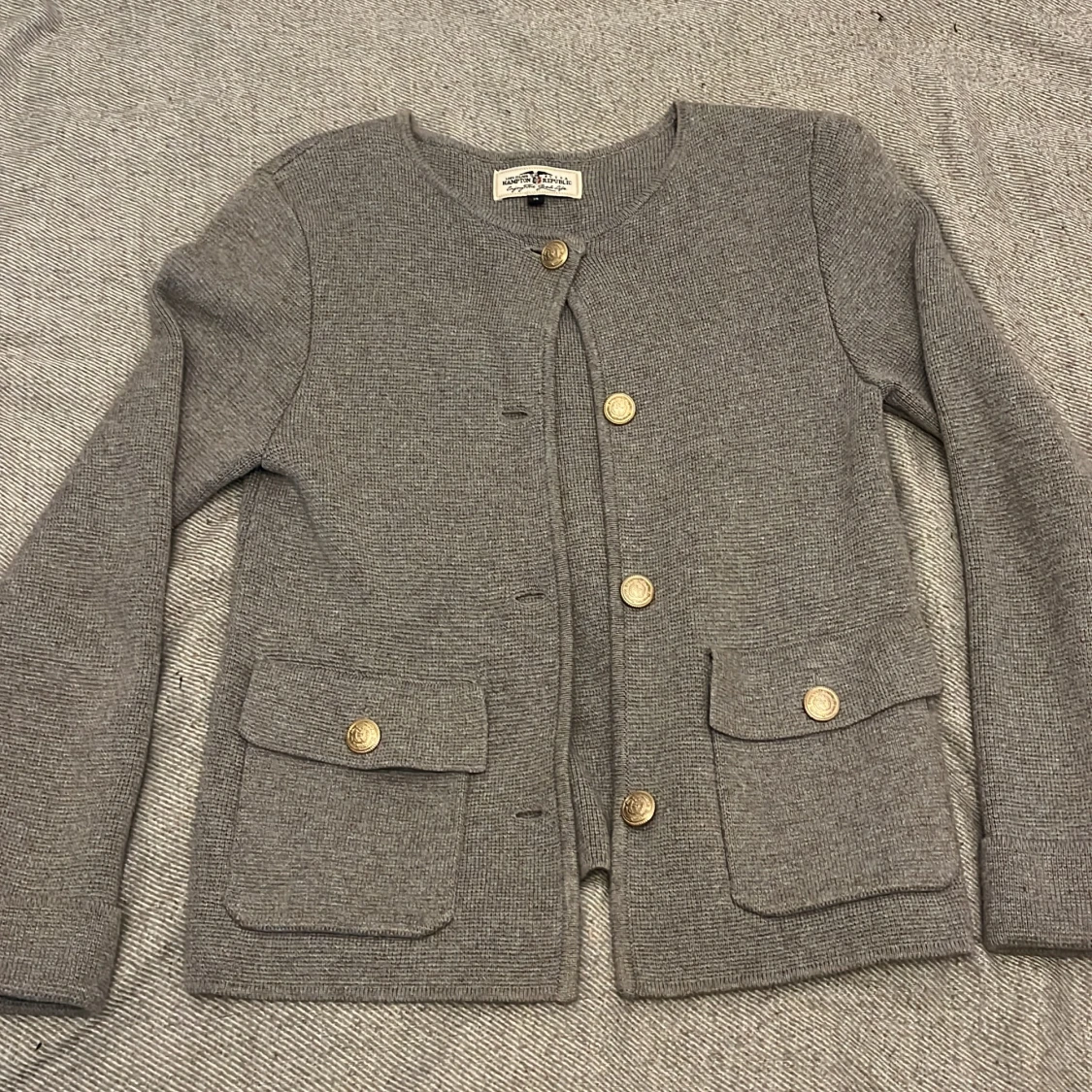 Grå kofta från Hampton Republic