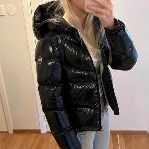 Colmar jacka - Superfin Colmar jacka i bra skick💕Nypris: 4599.  Skriv för frågor eller fler bilder, pris kan diskuteras