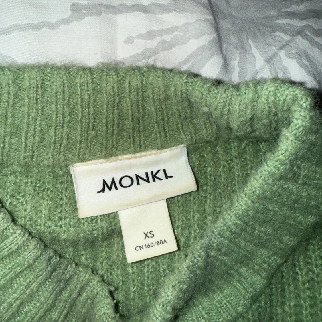 Grön stickad tröja från Monki - 2