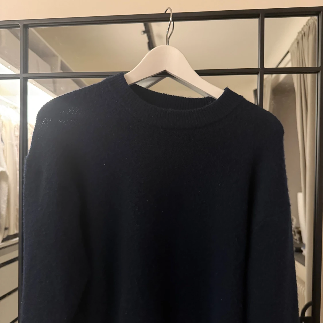 Mörkblå stickad tröja från H&M - 2