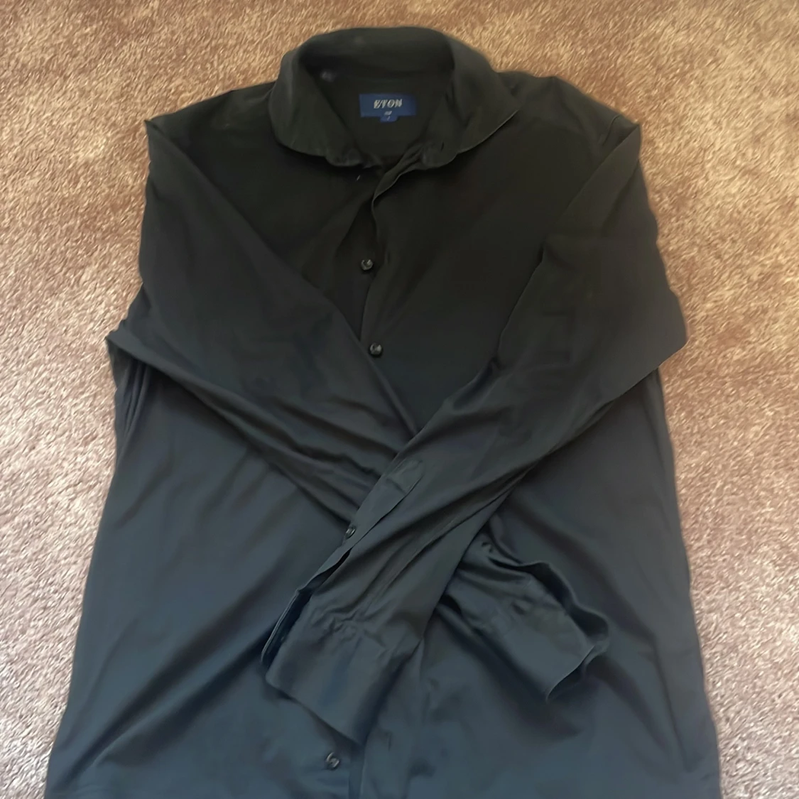 Svart skjorta från Eton slim fit L