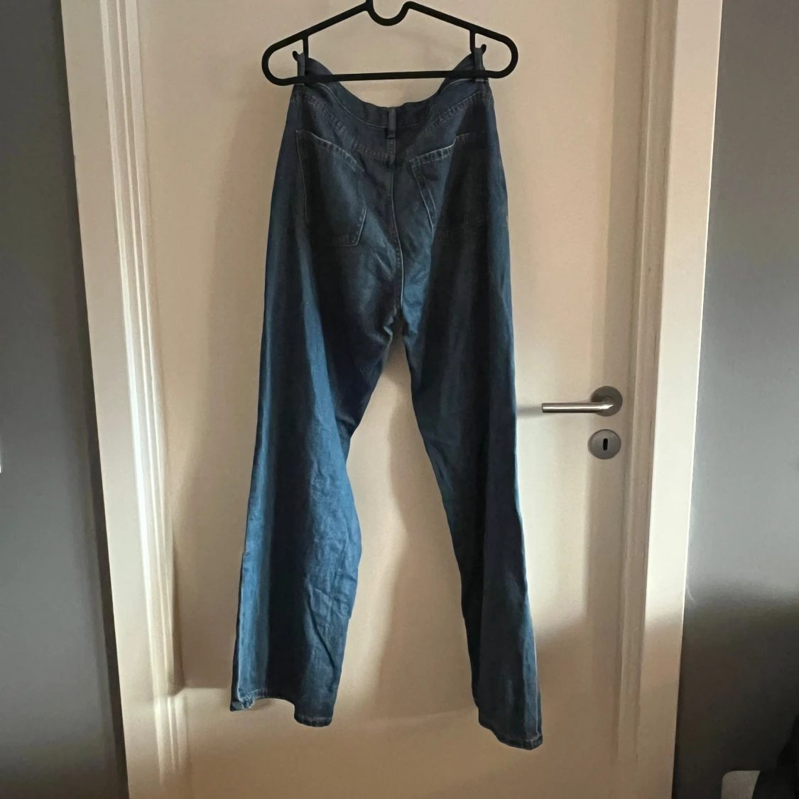 Blå wide jeans från Bershka - 1