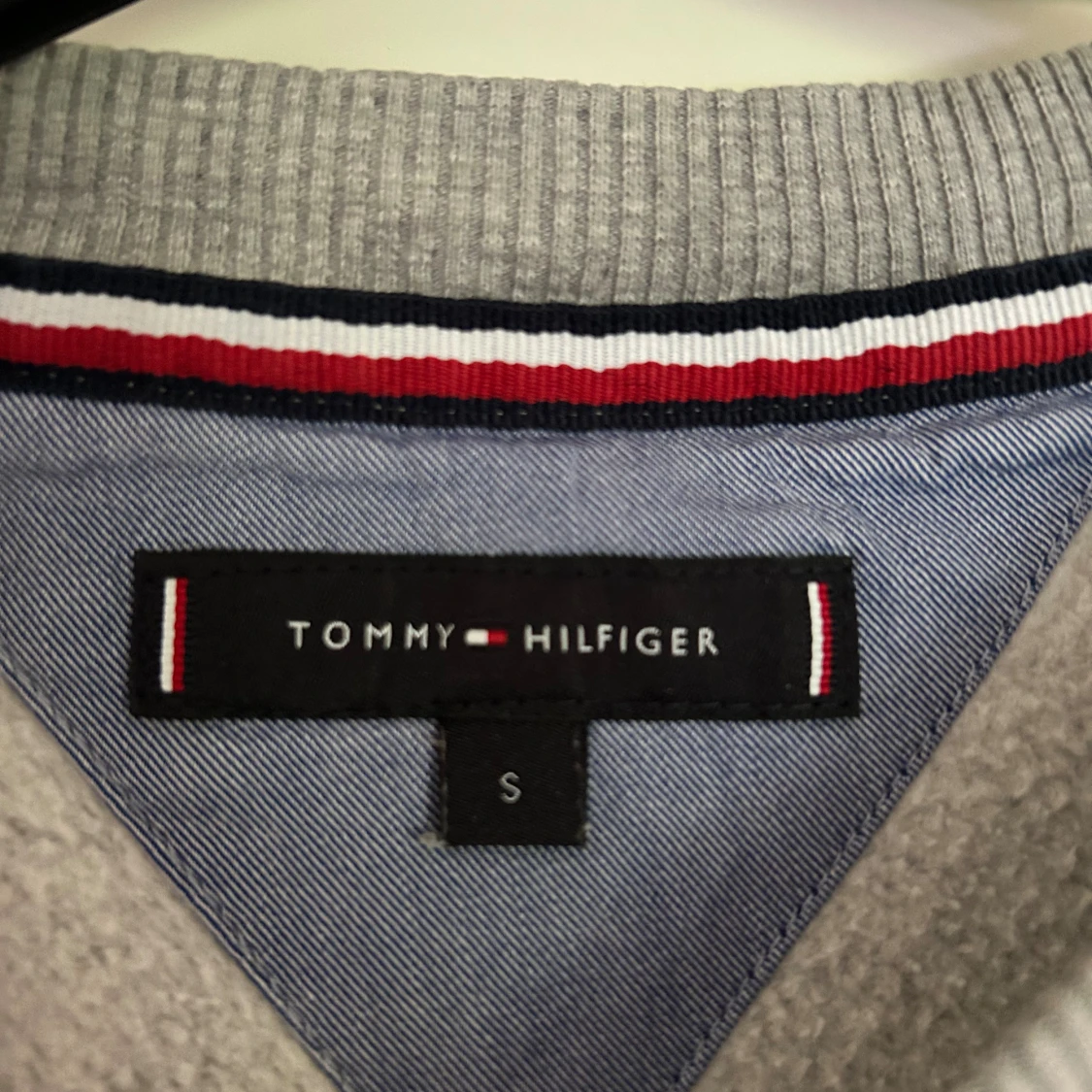 Tommy Hilfiger tröja - 1