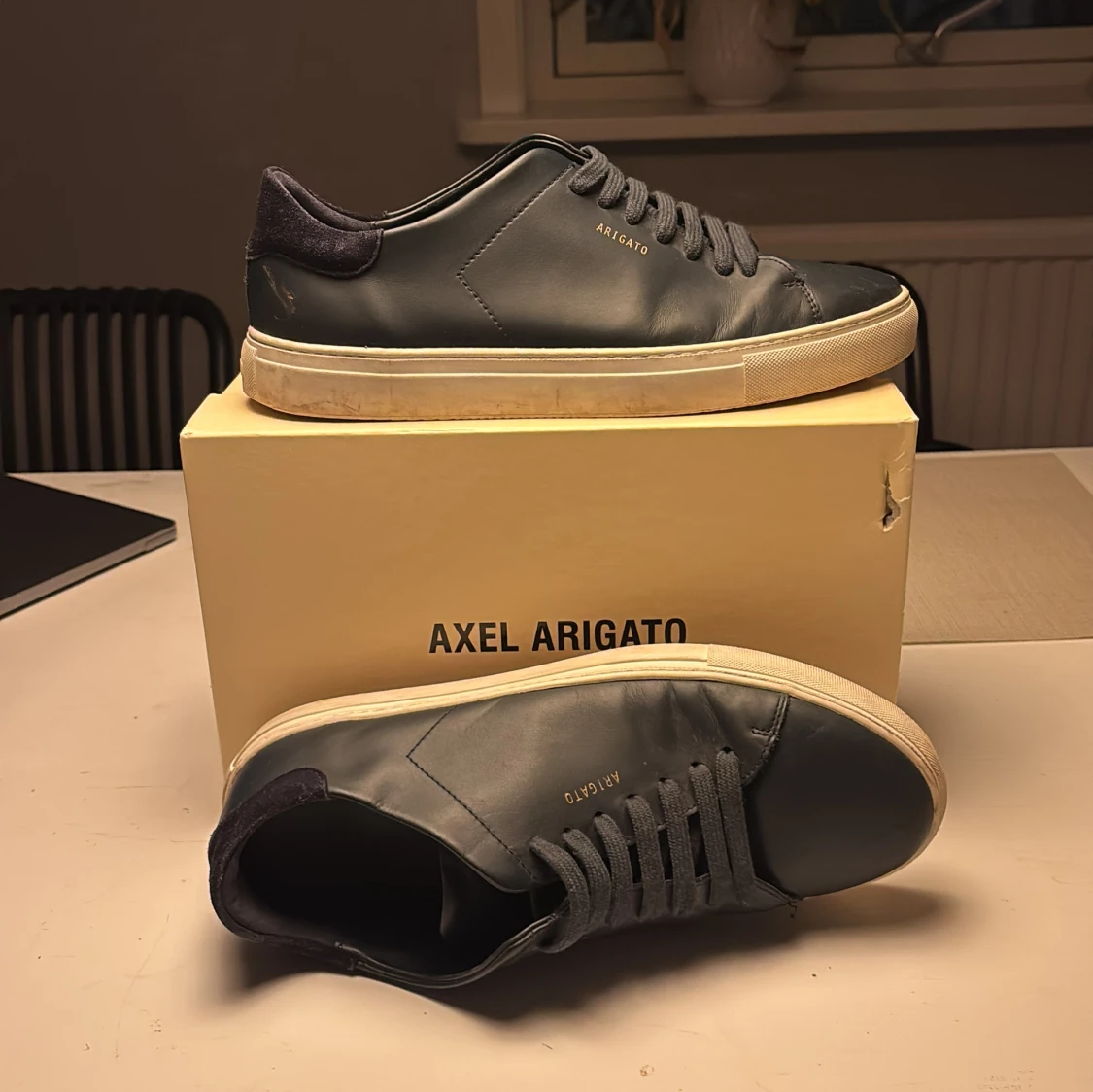 Svarta sneakers från Axel Arigato