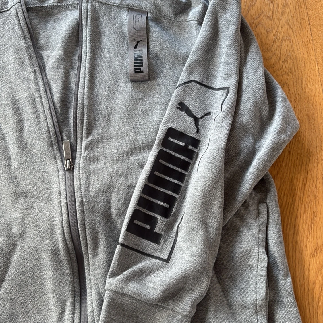 Grå zip-hoodie från Puma - 4