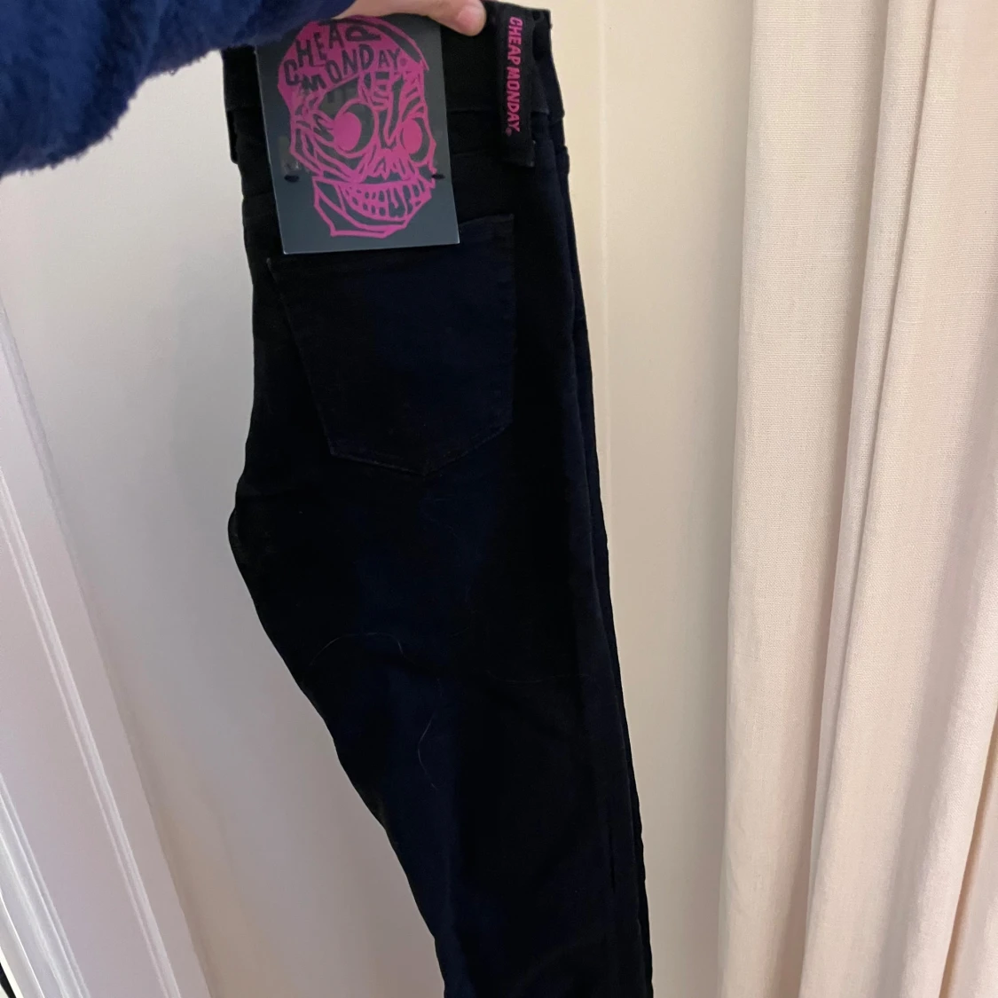 Svarta low waist bootcut jeans  - 1