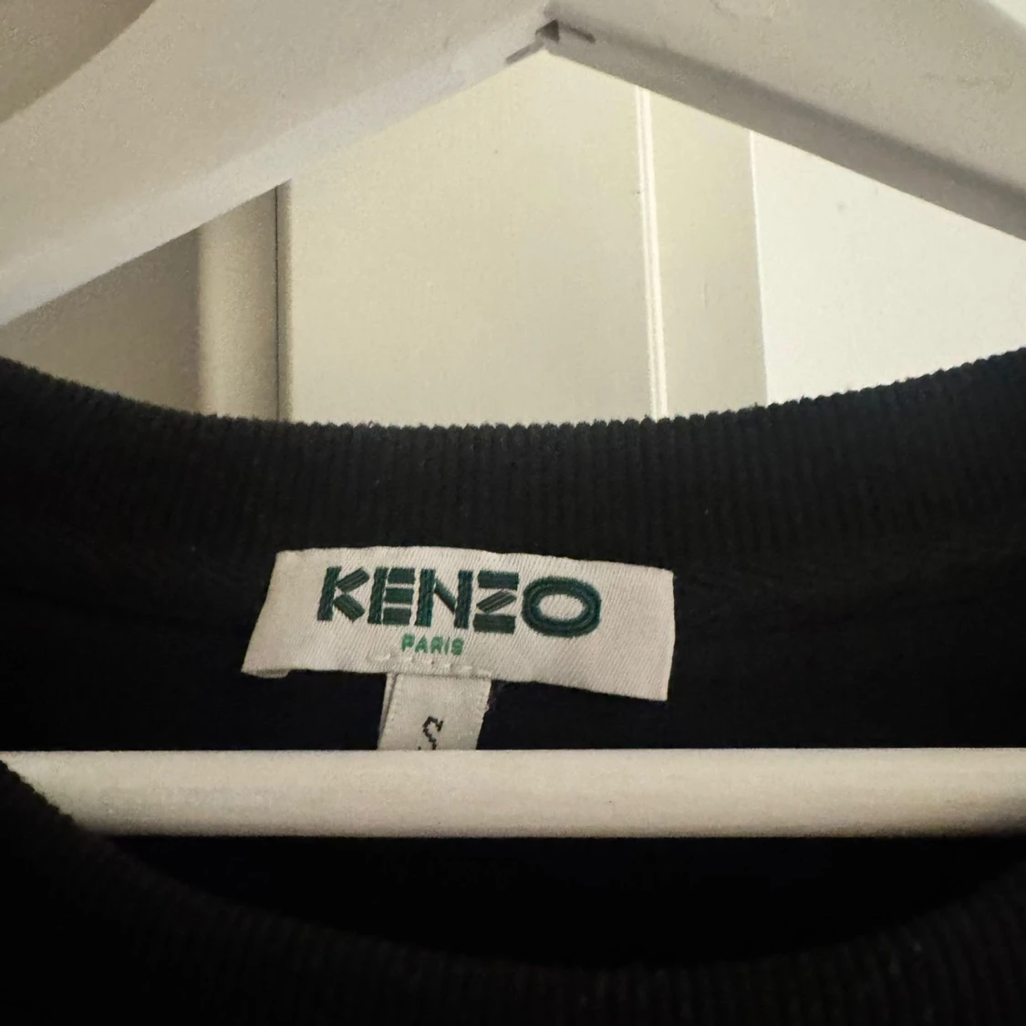 Svart Kenzo sweatshirt med tigerbrodyr - 1