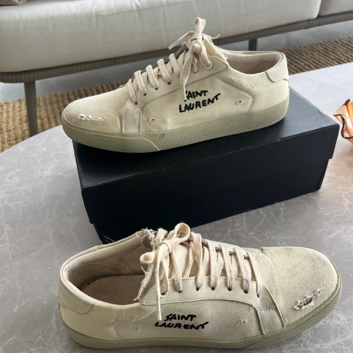Saint Laurent beige sneakers i canvas - 1