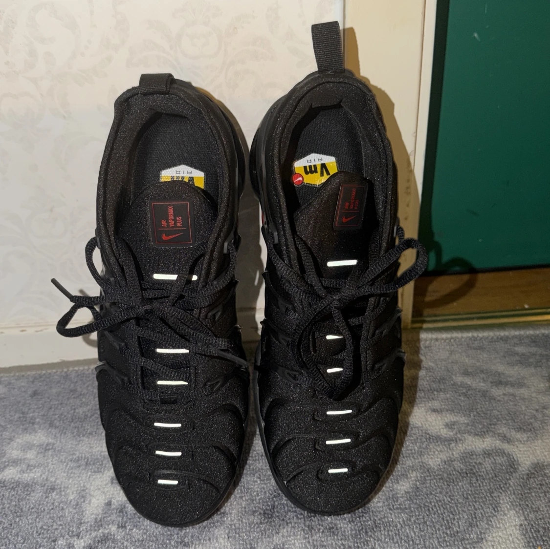 Nike Air Vapormax Plus Svarta/Röda - 3