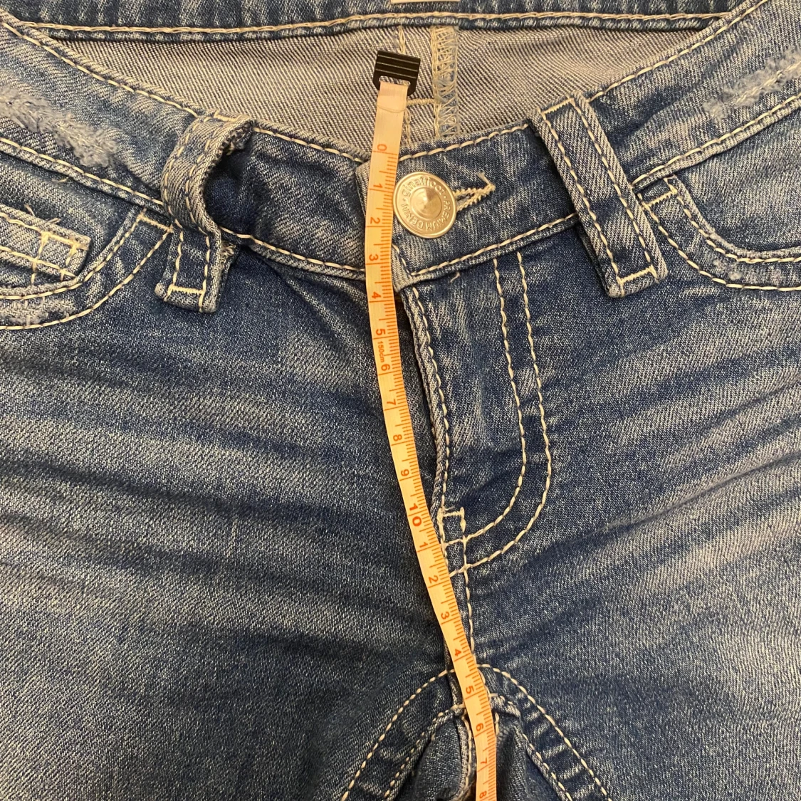 Blå bootcut jeans med slitningar - 3