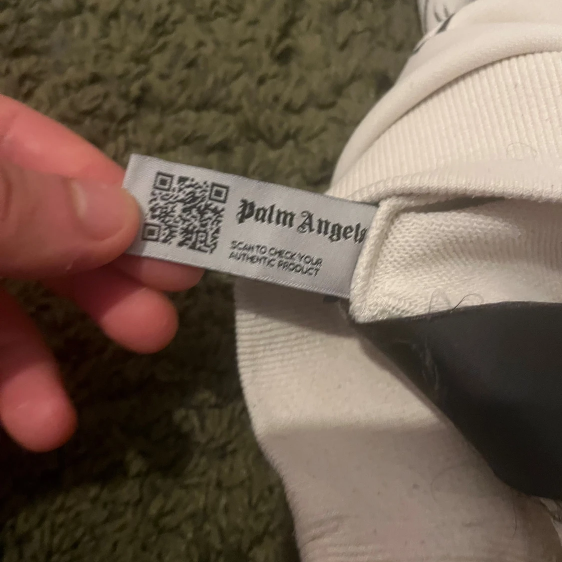 Vit hoodie med hajtryck från Palm Angels - 2